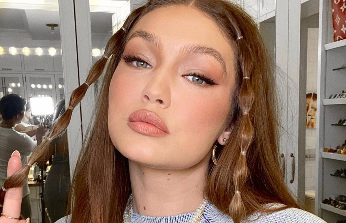 Gigi Hadid combina look com a filha, Khai – veja como ficou