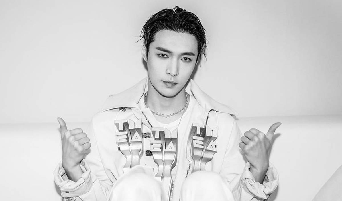 Lay Zhang, do EXO, volta para o grupo após 3 anos