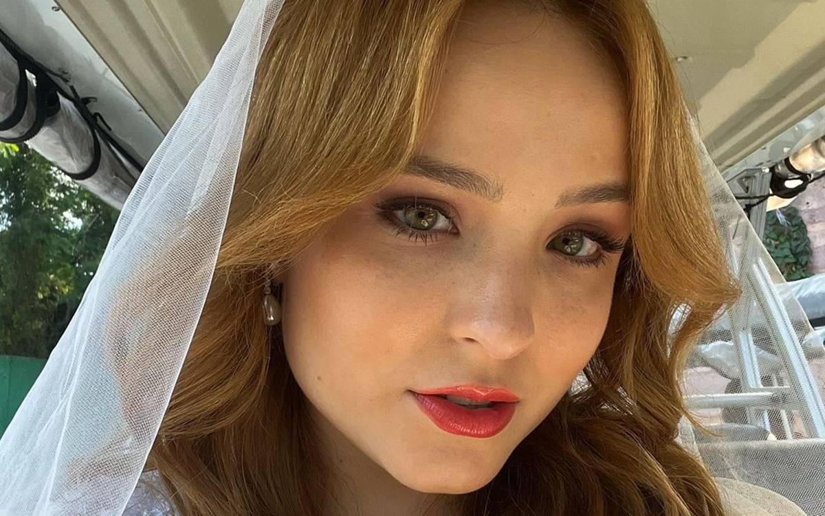 Vai casar? Larissa Manoela surpreende ao aparecer vestida de noiva; ela explica