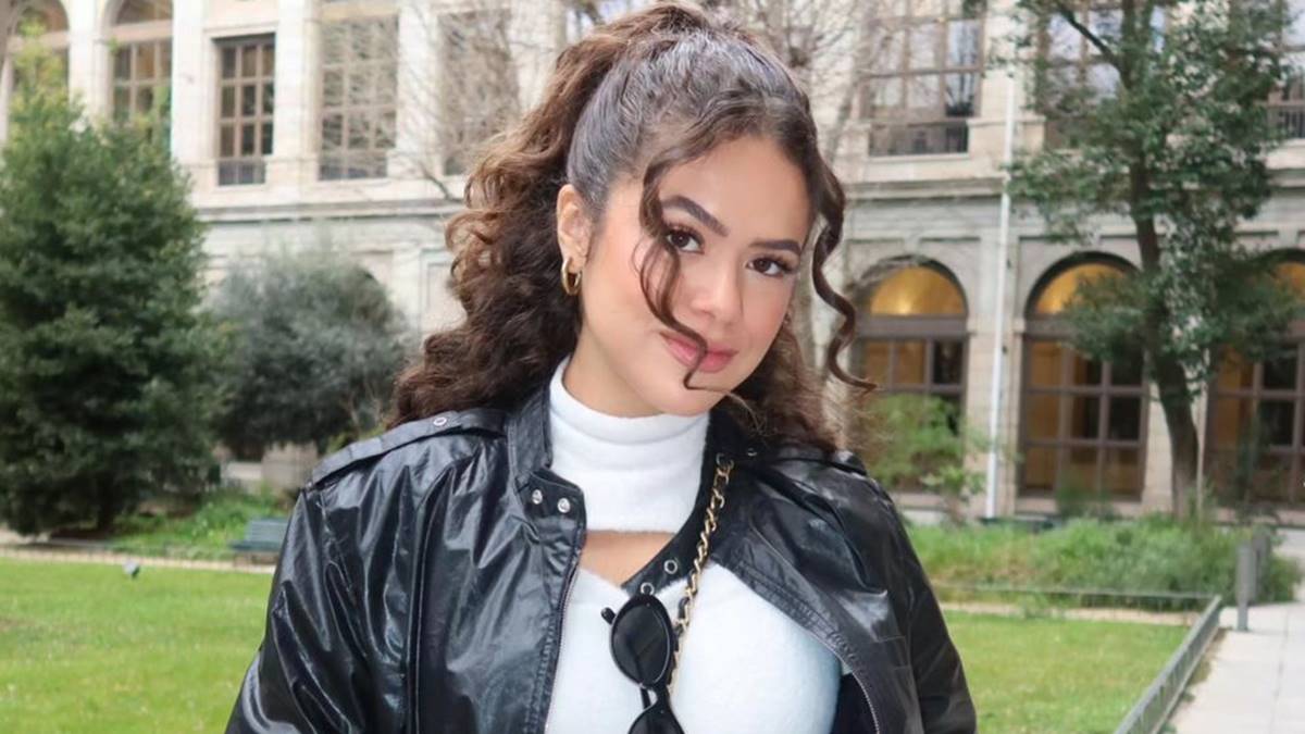 Maisa sensualiza dentro de banheira em Paris e ganha elogios: “Musa”