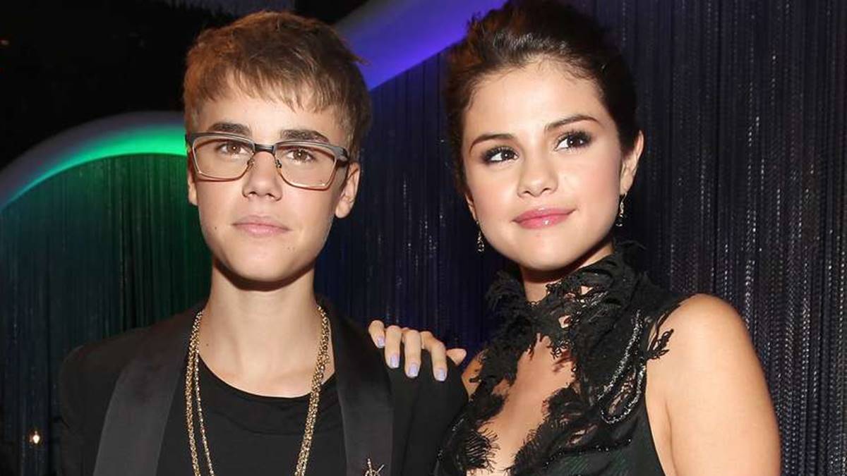 Relembre a história de amor entre Justin Bieber e Selena Gomez do começo ao fim